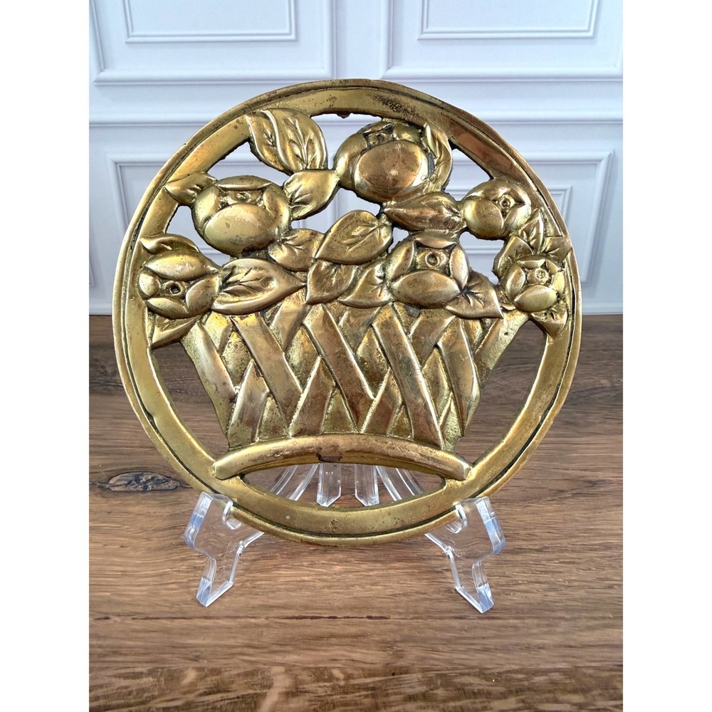 Vintage‎ 1981 Merle Edleman 6 1/2" Round Brass Trivet Basket of Flowers Design